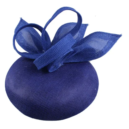 Timeless Fascinator with Stylish Design - Image 2
