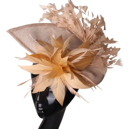 Charming Fascinator with Floral Design - Image 3