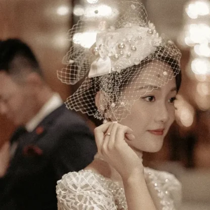 Luxury Net Veil Fasinator with Pearl-like Decor - Image 3