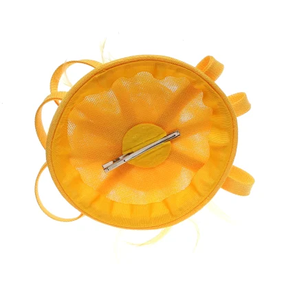 Dainty Fascinator with Solid Color Design - Image 3
